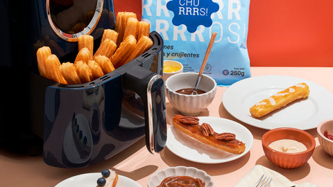 Deliciosos churros crujientes y dorados en Churrrs. Disfruta de esta tradicional delicia española, perfecta para acompañar con chocolate caliente o dulce de leche